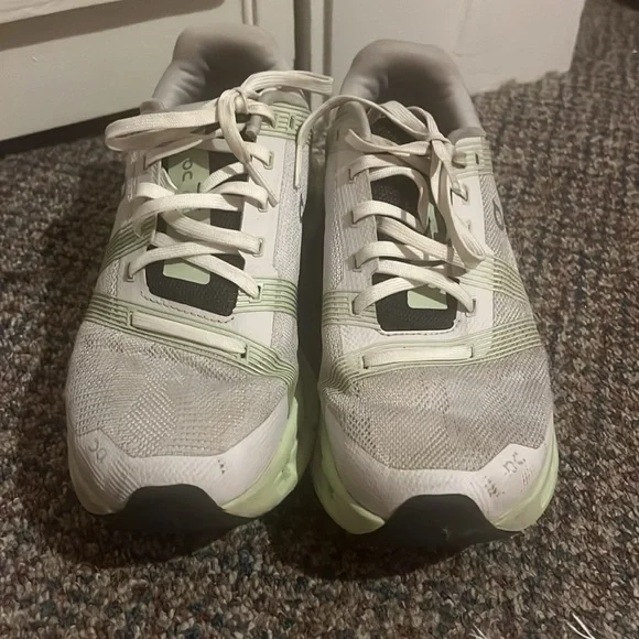 On Running On Cloudgo Frost Hay White Green Shoes size 6.5 - Picture 3 of 10